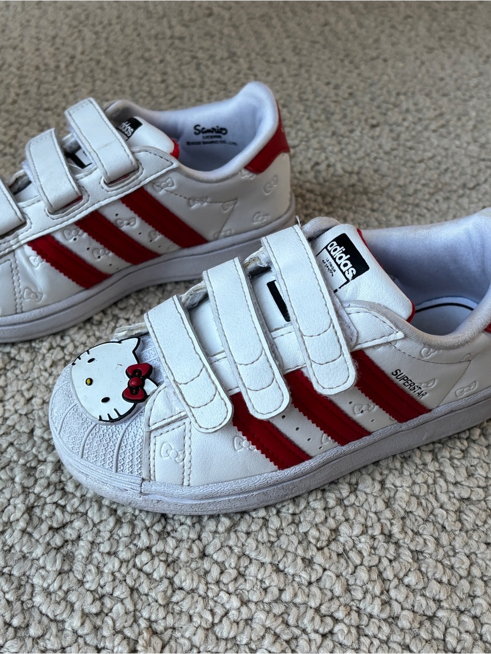 Adidas X Hello Kitty Superstar Kids Sneaker shoes size 11